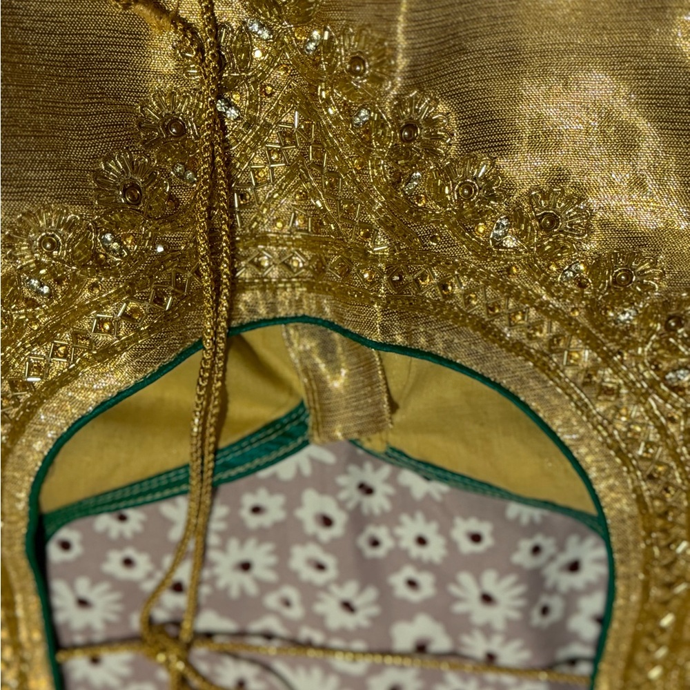 Pakistani mehandhi or wedding party crinkle saree green with gold blouse new
